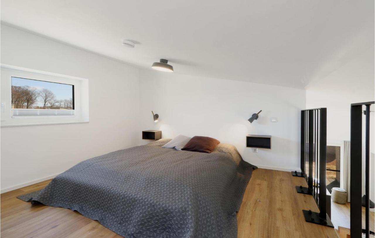 Awesome Home In Lembruch-Duemmer See With Kitchen 외부 사진